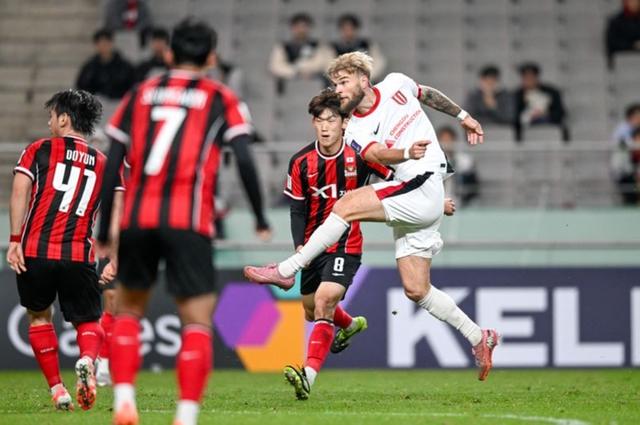 关于赛地聚焦——亚冠国际比赛日热度飙升，纽卡斯尔单刀错失，引发热议，医务组通报恢复的信息