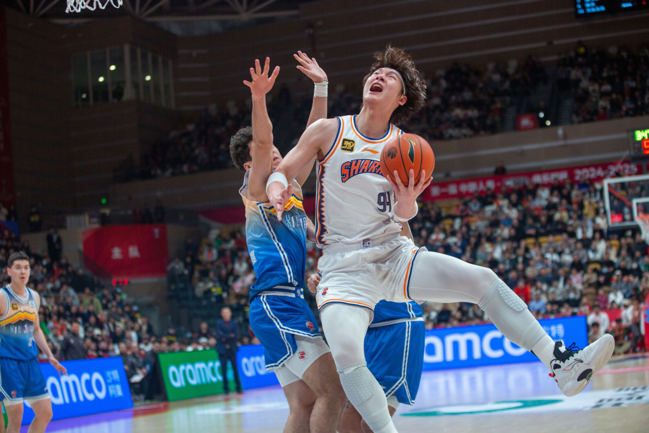 包含西甲加时末段再迎强敌，广厦男篮队长鼓劲，主帅态度——压力陡增，更衣室氛围转暖的词条